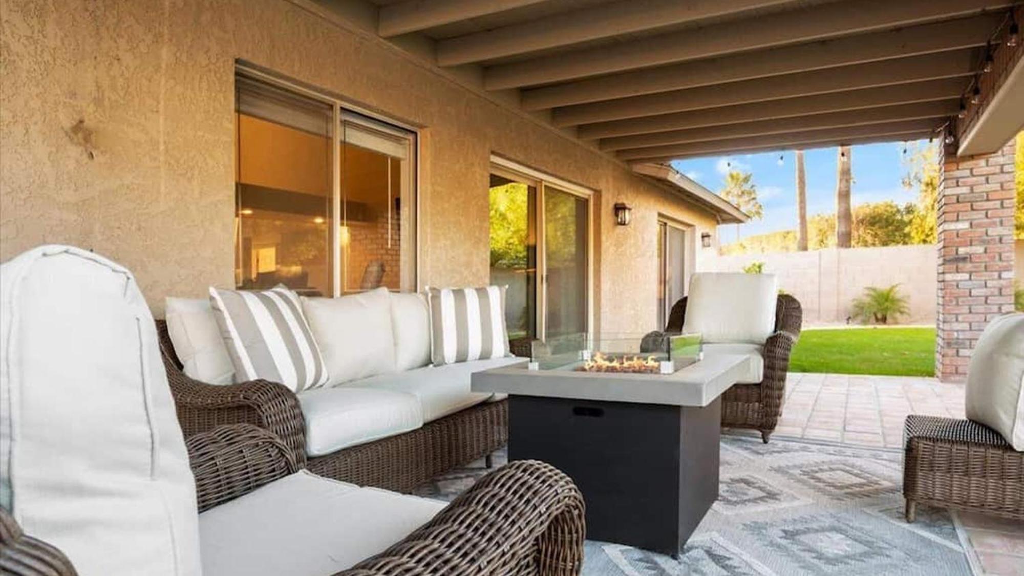 Stunning 3-bdrm In Great Location Wpool Holiday home Scottsdale